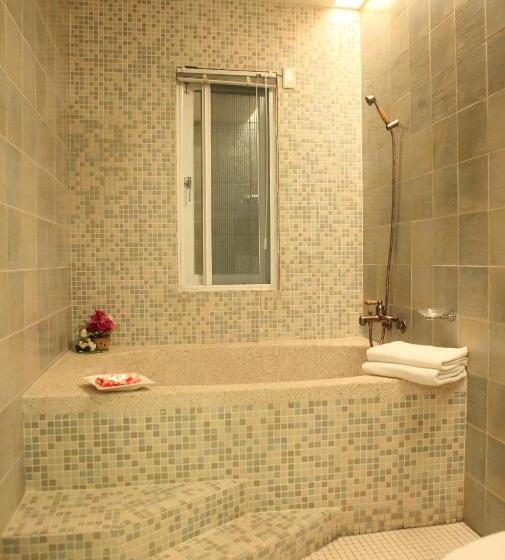 اتاق لوکس, Kenting Avignon