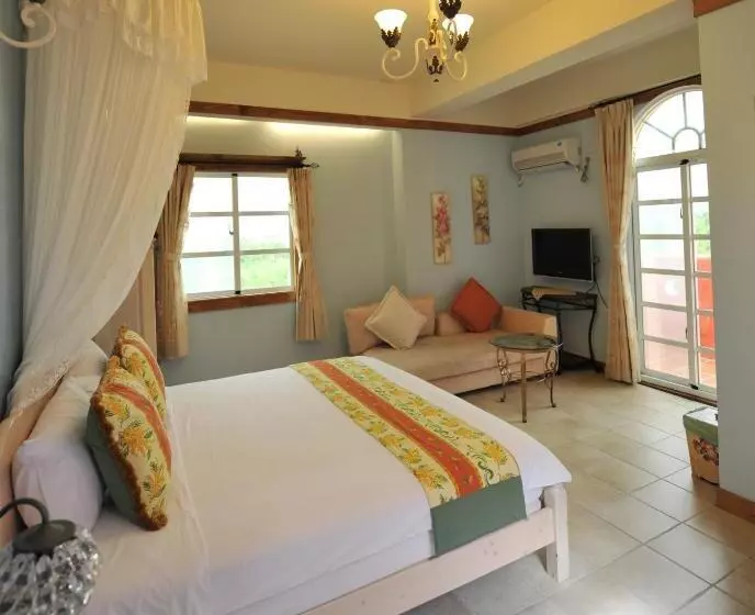 اتاق لوکس, Kenting Avignon