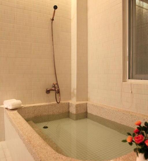 اتاق لوکس, Kenting Avignon