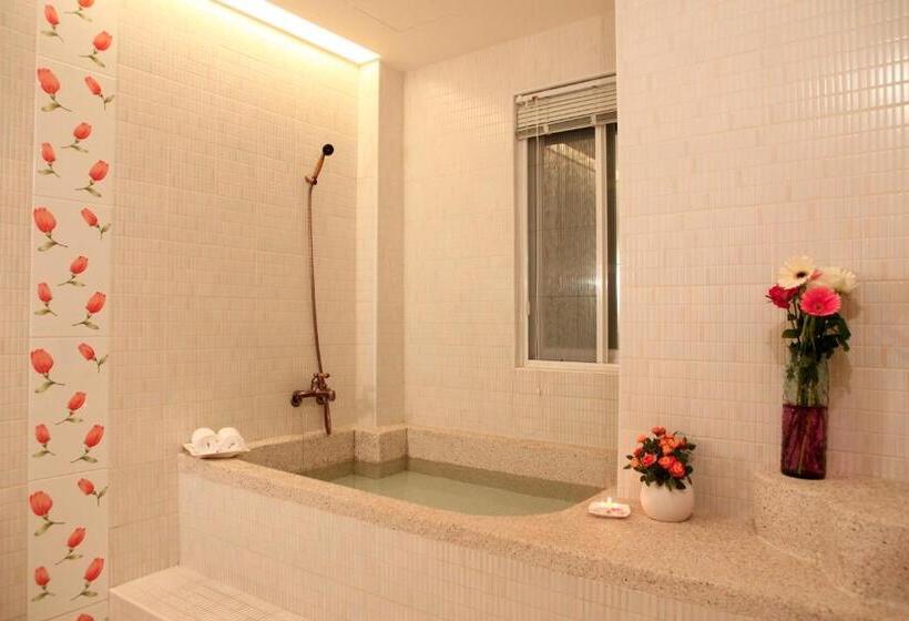 اتاق لوکس, Kenting Avignon