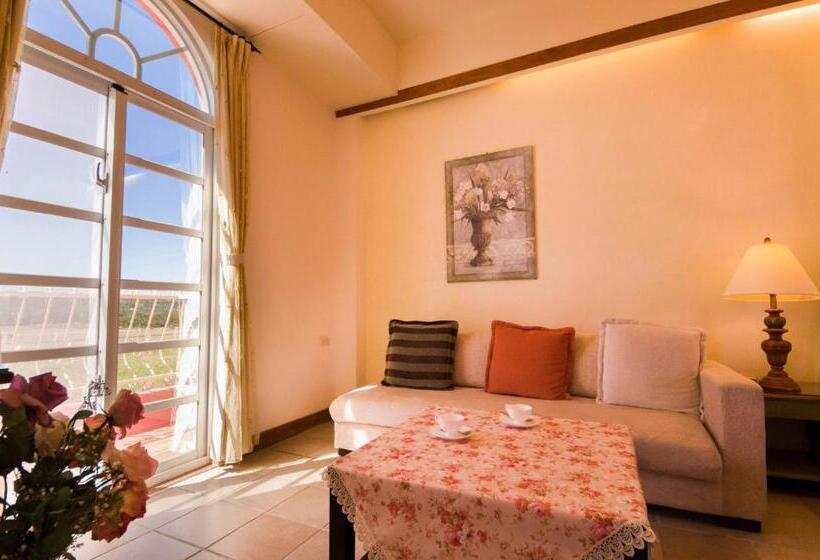 اتاق لوکس, Kenting Avignon