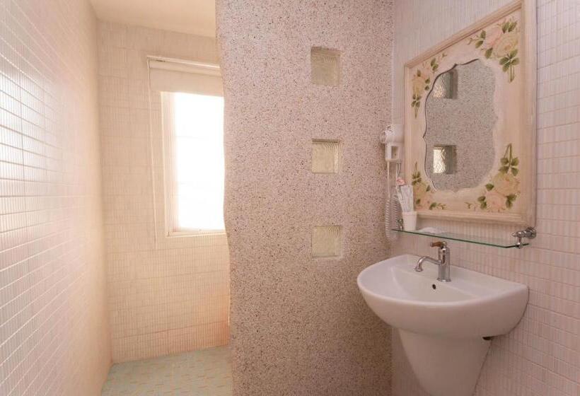 اتاق راحتی سه تخته, Kenting Avignon