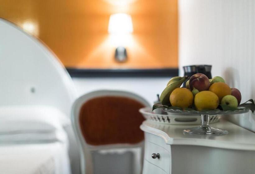 اتاق استاندارد سه نفره, Boutique Hotel La Casa Di Morfeo