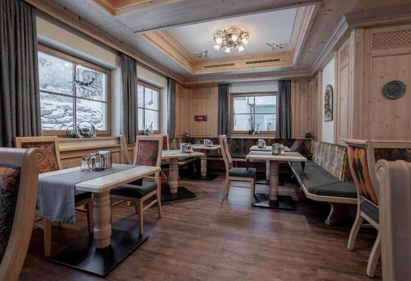 اتاق استاندارد سه تخته با بالکن, Glöckner Und Hotel Residenz Glöckner