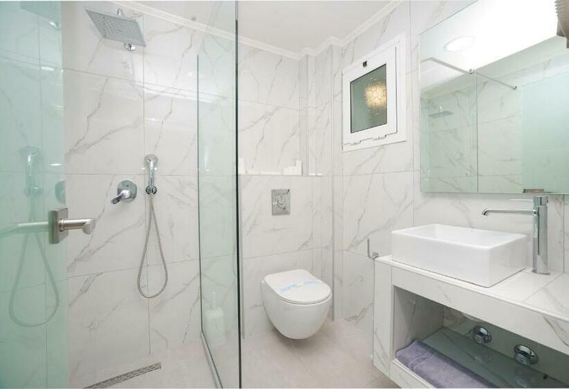 스탠다드 스튜디오, Zante Atlantis