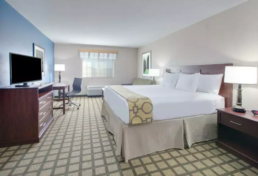 キングサイズベッドのスタンダードルーム, Quality Inn & Suites
