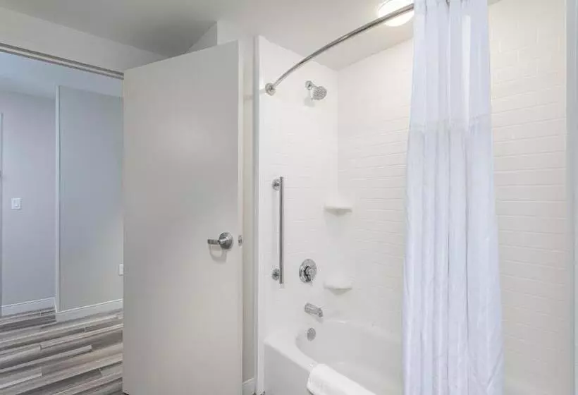 キングサイズベッドのスイートルーム, Best Western Premier   The Tides