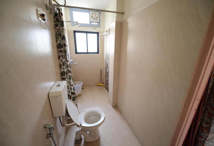 Номер Deluxe, Chitra Katha A Story Per Stay