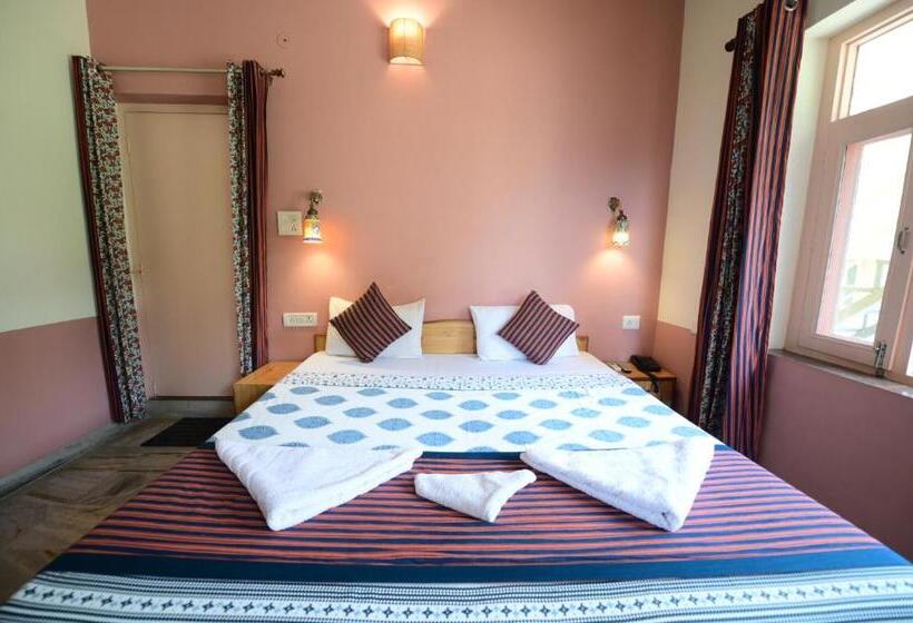 Номер Deluxe, Chitra Katha A Story Per Stay