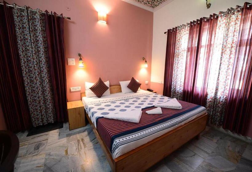 Номер Deluxe, Chitra Katha A Story Per Stay