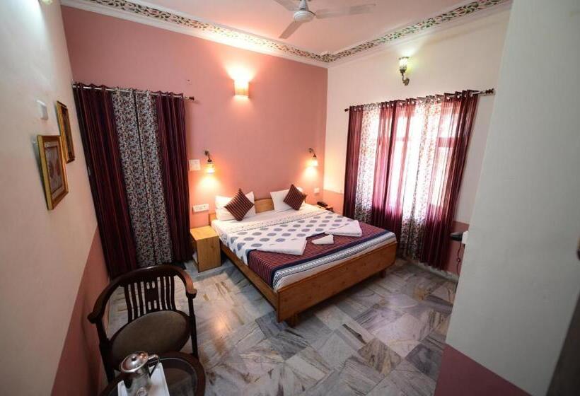 Quarto Deluxe, Chitra Katha  A Story Per Stay