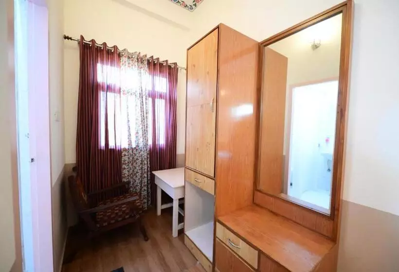 Economy-huone, Chitra Katha A Story Per Stay