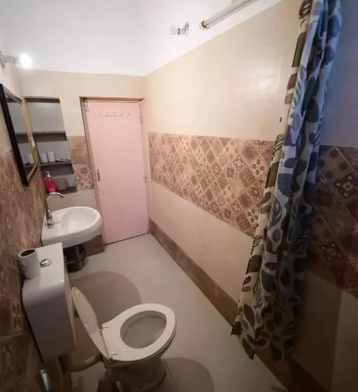 Perhehuone, Chitra Katha A Story Per Stay