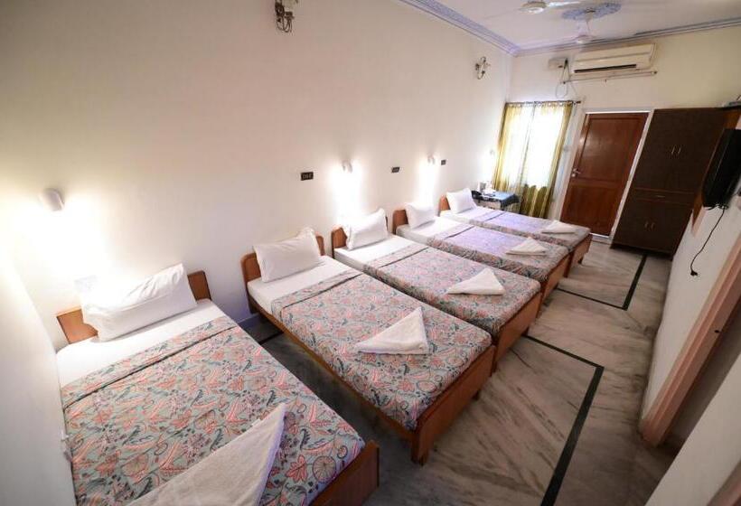 家庭间, Chitra Katha  A Story Per Stay
