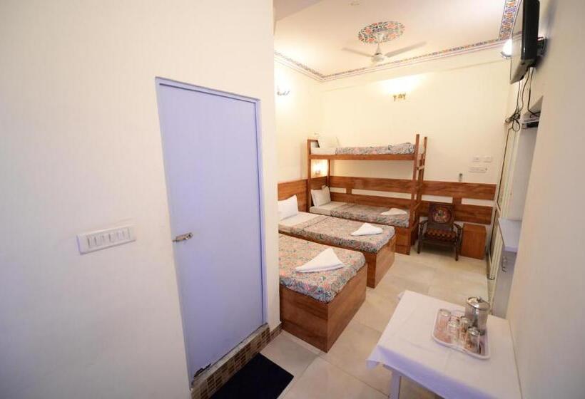 Четырехместный Номер Стандарт, Chitra Katha A Story Per Stay