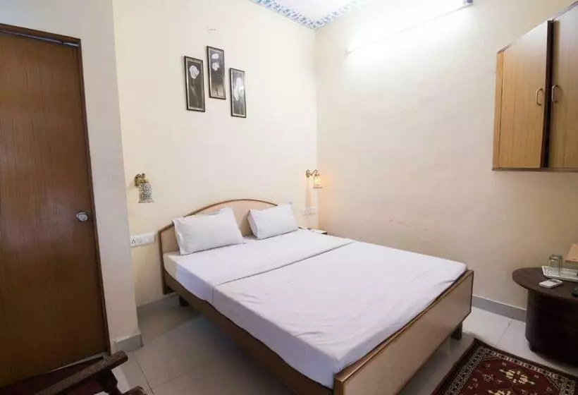 Economy-huone, Chitra Katha A Story Per Stay