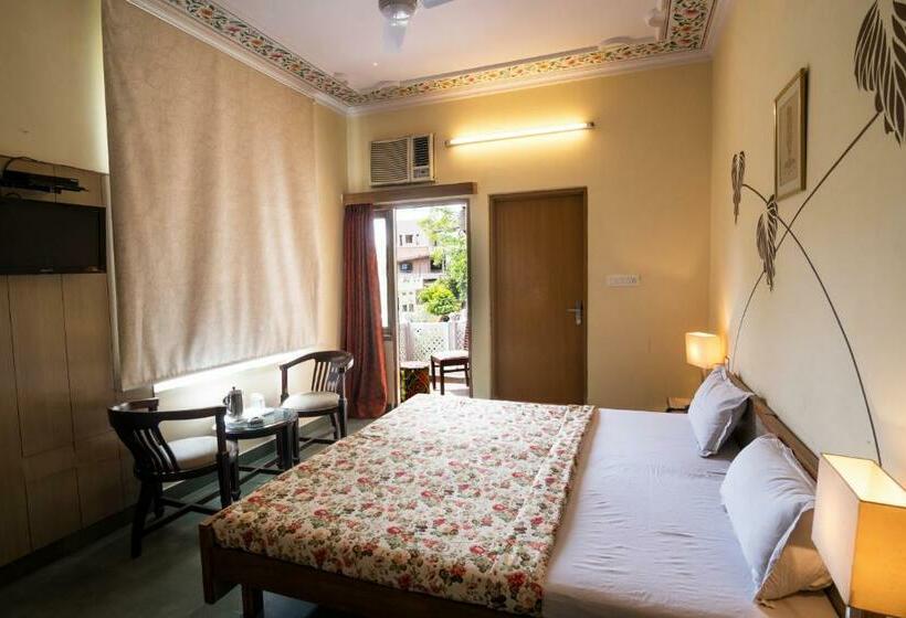 Номер Deluxe, Chitra Katha A Story Per Stay