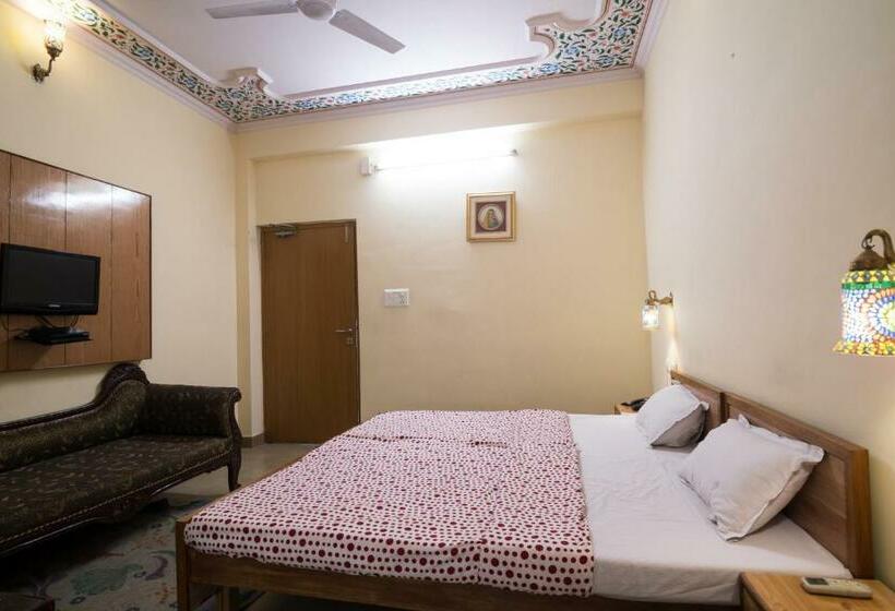 Quarto Deluxe, Chitra Katha  A Story Per Stay