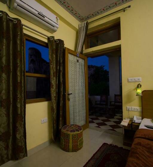 Номер Deluxe, Chitra Katha A Story Per Stay