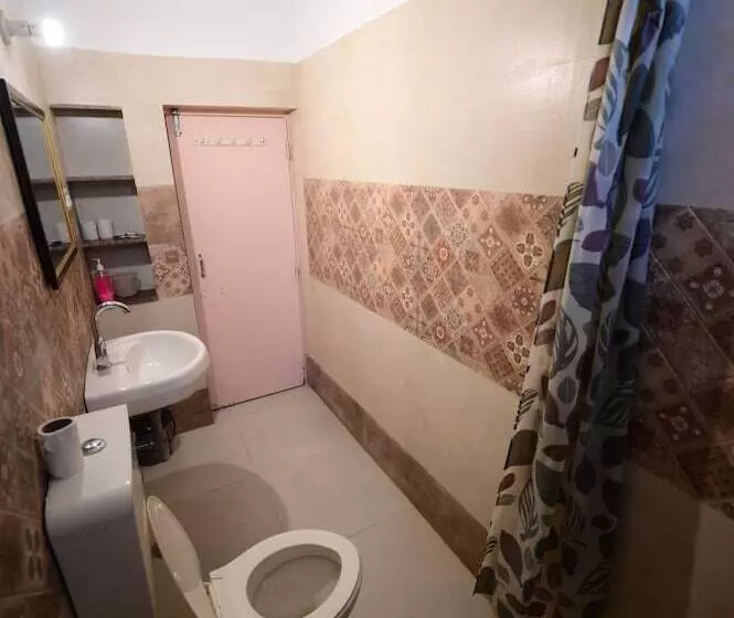 Vuode Makuusalissa, Chitra Katha A Story Per Stay