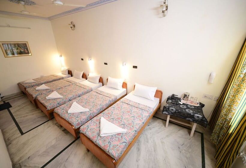 Кровать в Общей Комнате, Chitra Katha A Story Per Stay