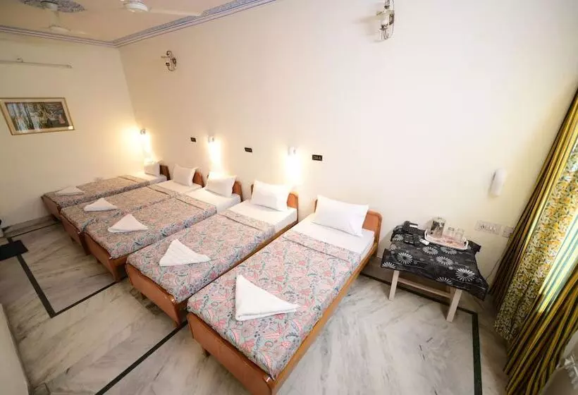 Vuode Makuusalissa, Chitra Katha A Story Per Stay