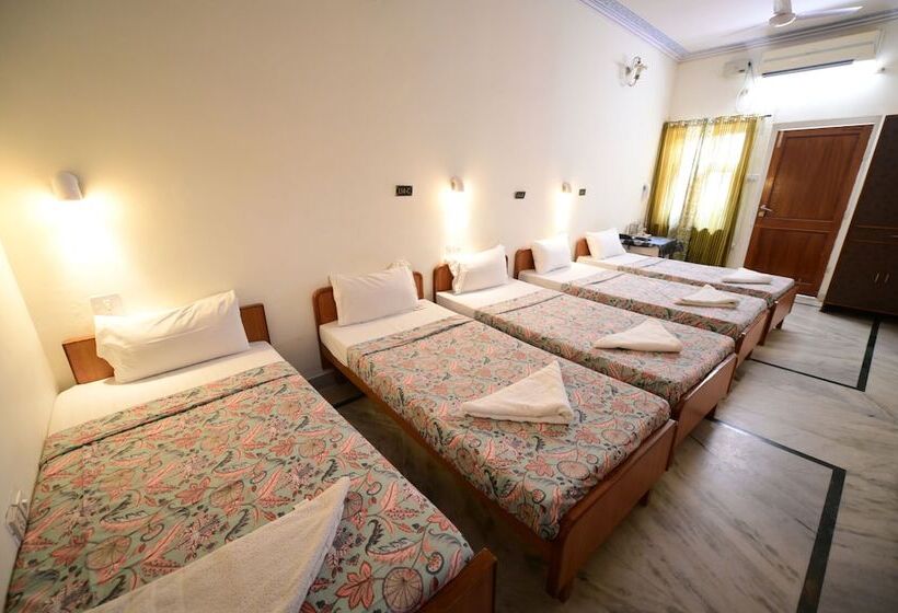 Кровать в Общей Комнате, Chitra Katha A Story Per Stay