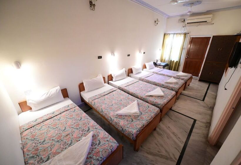 Кровать в Общей Комнате, Chitra Katha A Story Per Stay