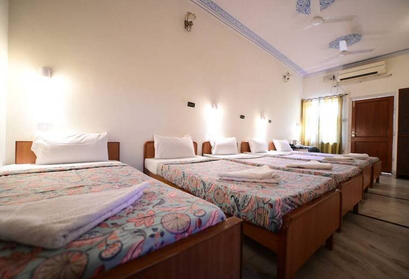 Кровать в Общей Комнате, Chitra Katha A Story Per Stay