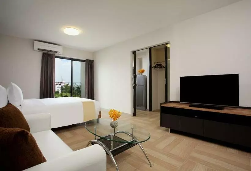 Deluxe-studio, Chiva Bangkok Hotel Sha Plus