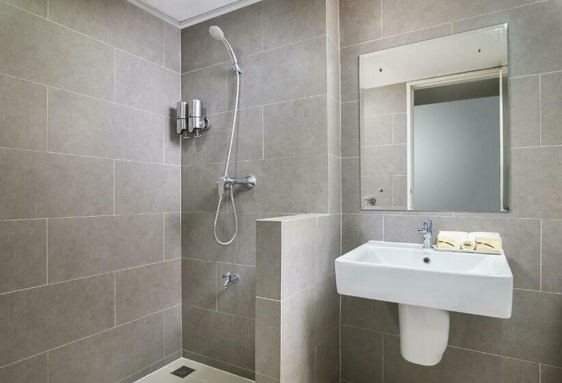 Deluxe-studio, Chiva Bangkok Hotel   Sha Plus