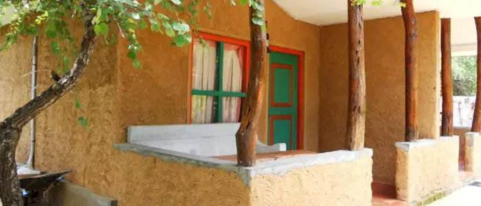 ファミリールーム, Clay Hut Village