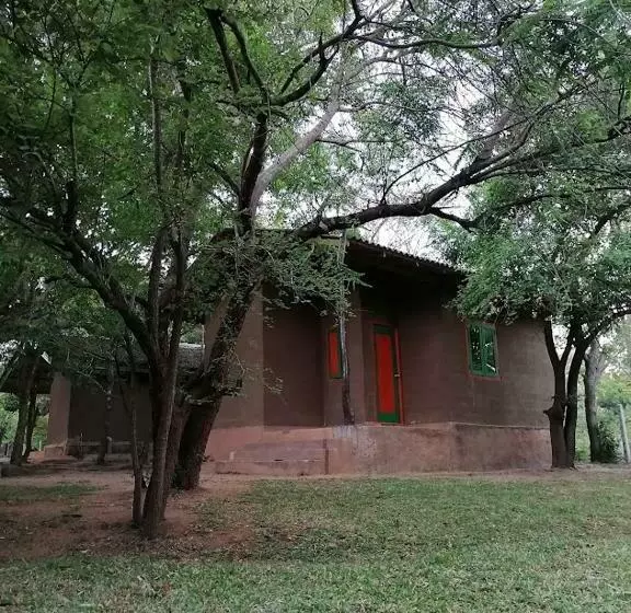 ガーデンビューのスタンダードバンガロー, Clay Hut Village