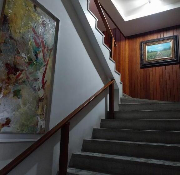 标准间, Colle Tourist