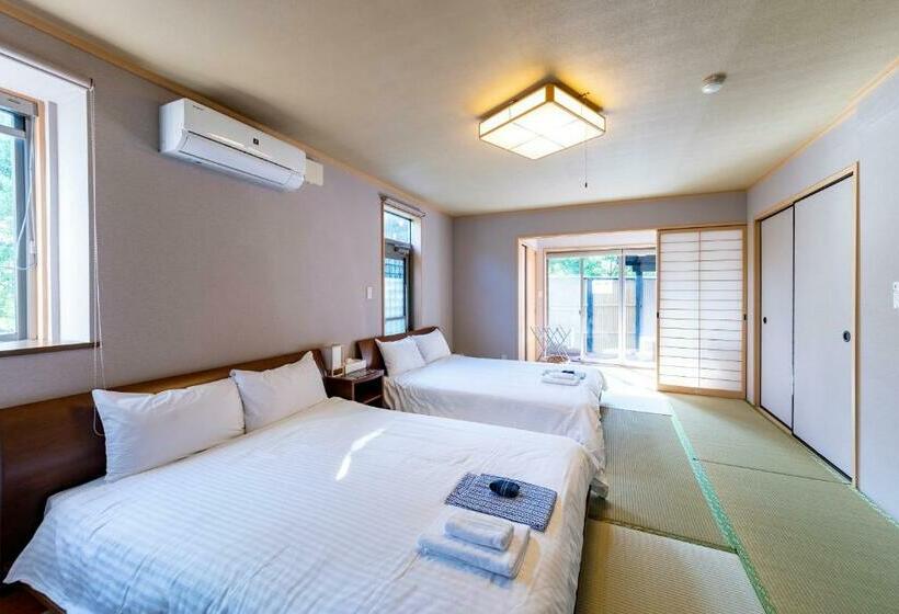 غرفه قياسيه سريرين مزدوجين, Etavia Yufuin Kinrinko