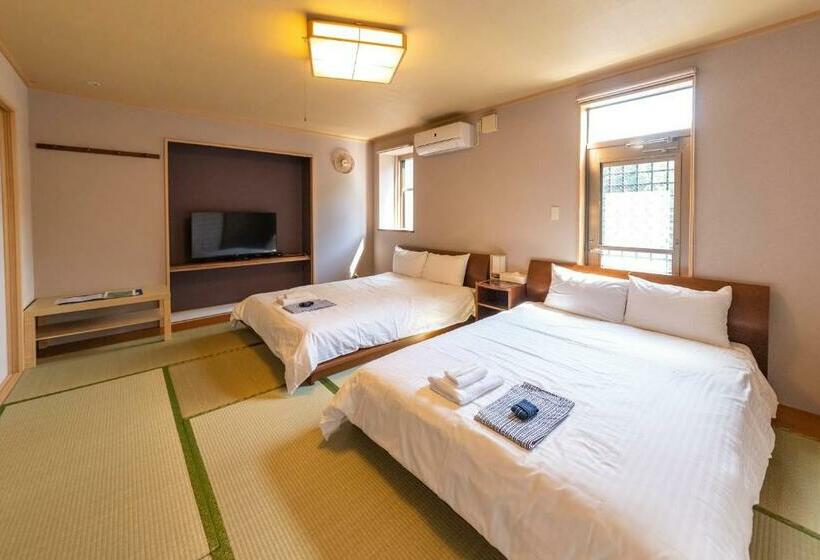 غرفه قياسيه سريرين مزدوجين, Etavia Yufuin Kinrinko