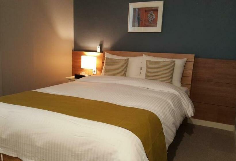 Номер Стандарт, Gaon J Stay