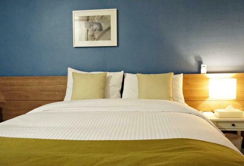 Номер Стандарт, Gaon J Stay