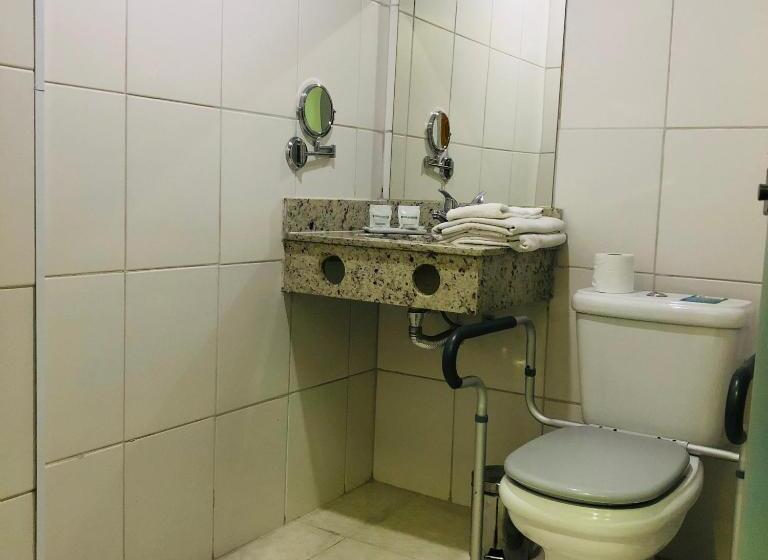 Номер Стандарт Адаптированный для Инвалидов, Golden Park Sorocaba & Convenções   By Nacional Inn