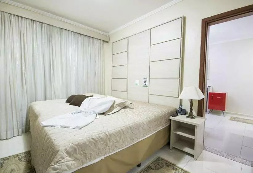 スイート, Golden Park Sorocaba & Convenções   By Nacional Inn