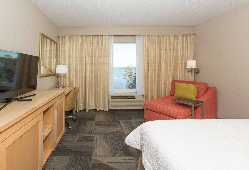 장애인을 위한 더블 침대 스탠다드 룸, Hampton Inn Palatka