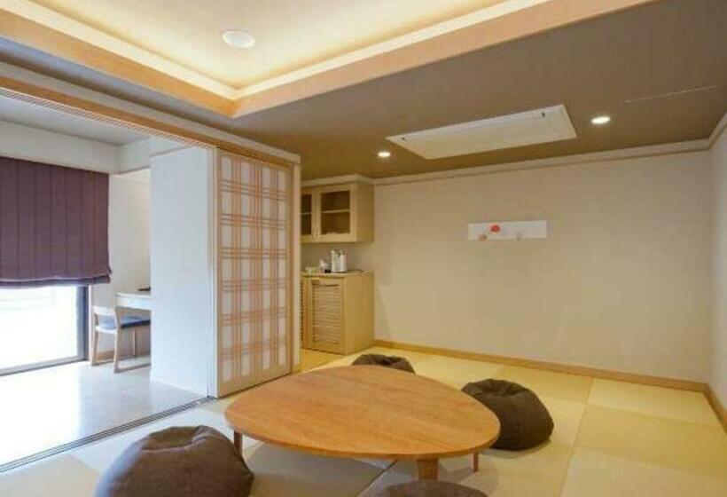 スタンダード４人部屋, Hana Beppu