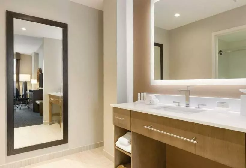 キングサイズベッドのスイートルーム, Homewood Suites By Hilton Calgary Downtown
