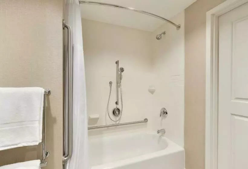 身障者適用スタンダードルーム, Homewood Suites By Hilton Calgary Downtown