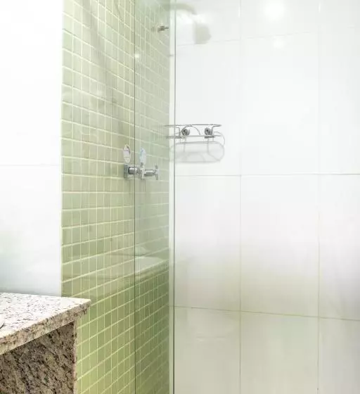 スーペリアの４人部屋, Mediterrane Hotel By Castelo Itaipava