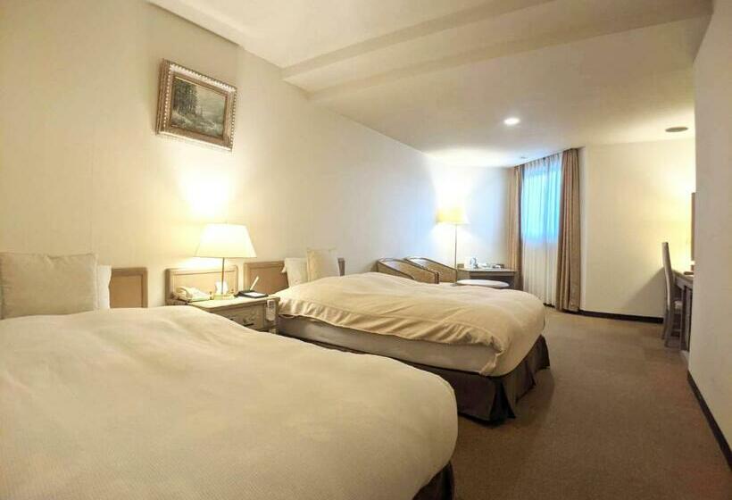 Номер Deluxe, New Century