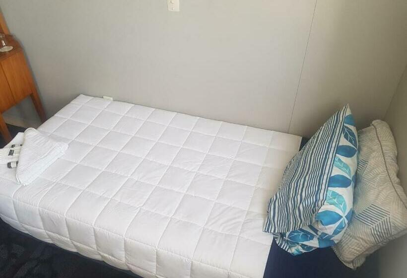 이코노미 룸, Northern Wairoa