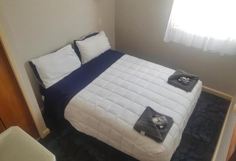 Ortak Banyolu Standart Oda, Northern Wairoa