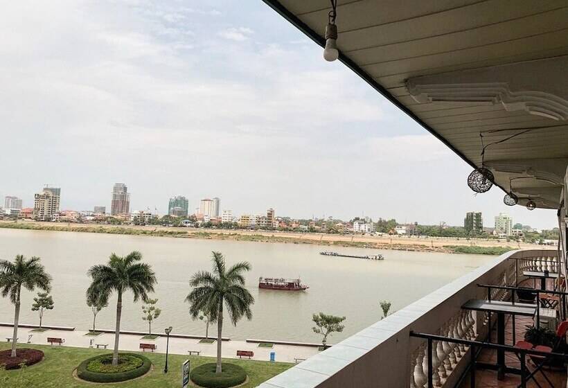 חדר דלוקס, River Star