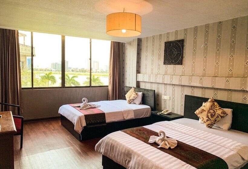 חדר דלוקס, River Star